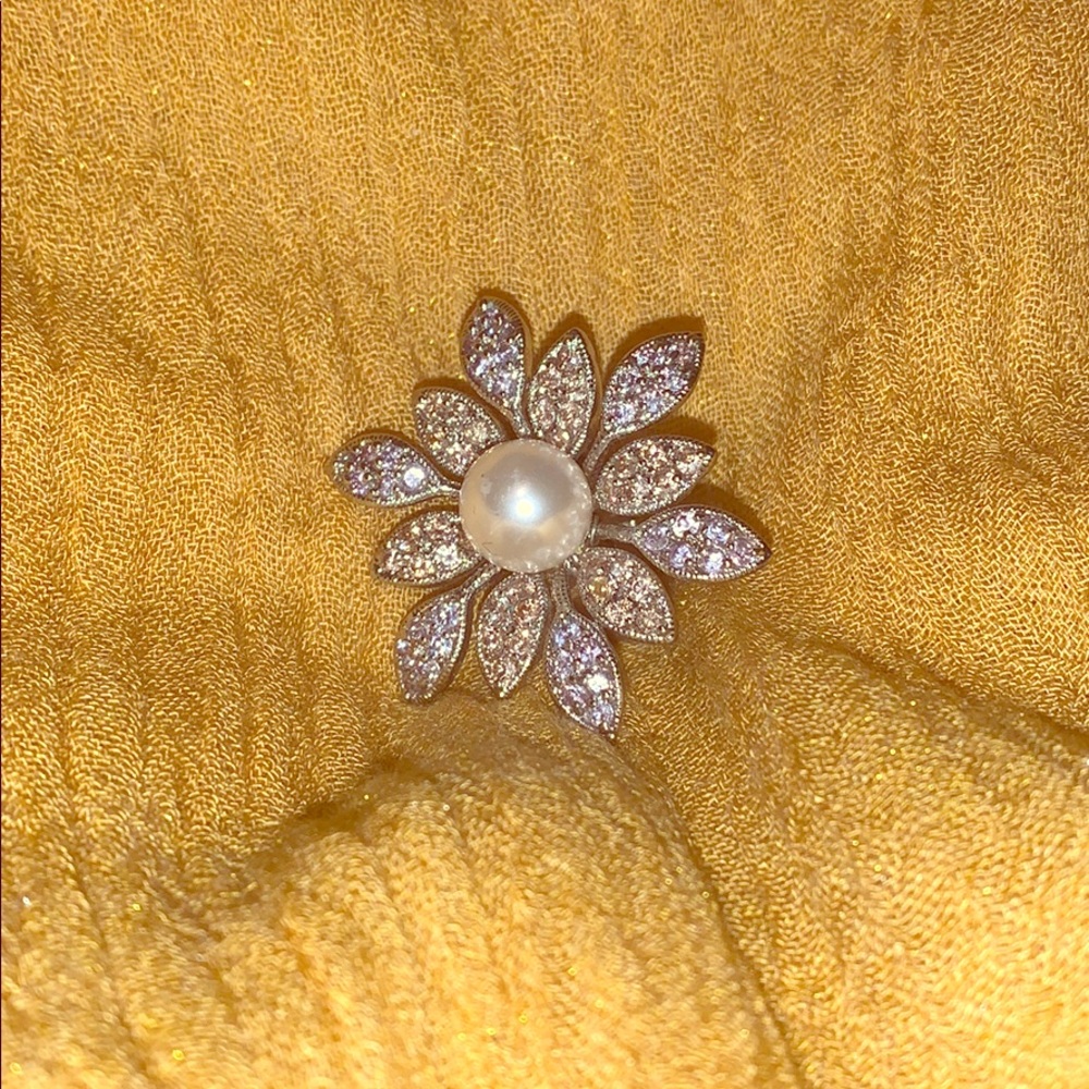 Flower Ring with Pearl center